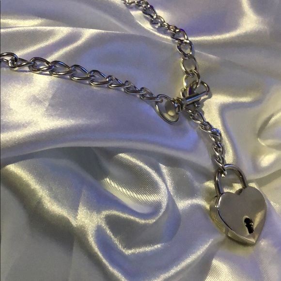 Heart lock clasp silver chain necklace - Picture 2 of 3